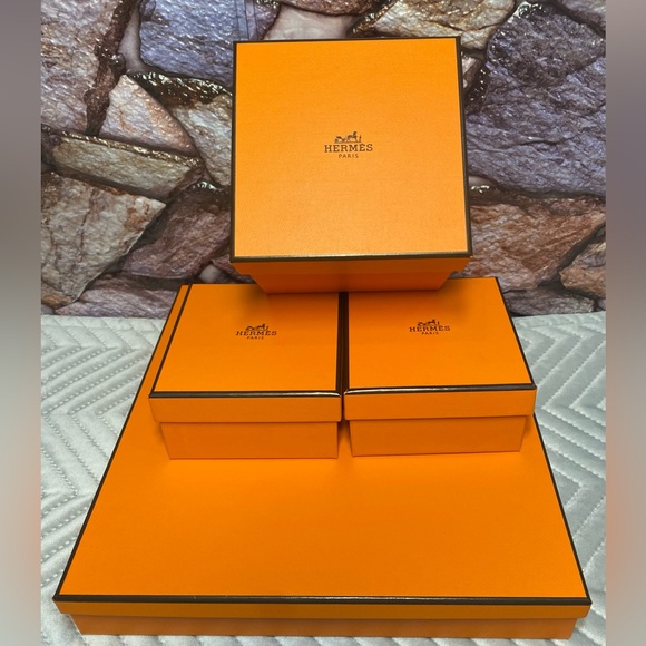AUTHENTIC HERMES GIFT BOXES - Picture 1 of 15